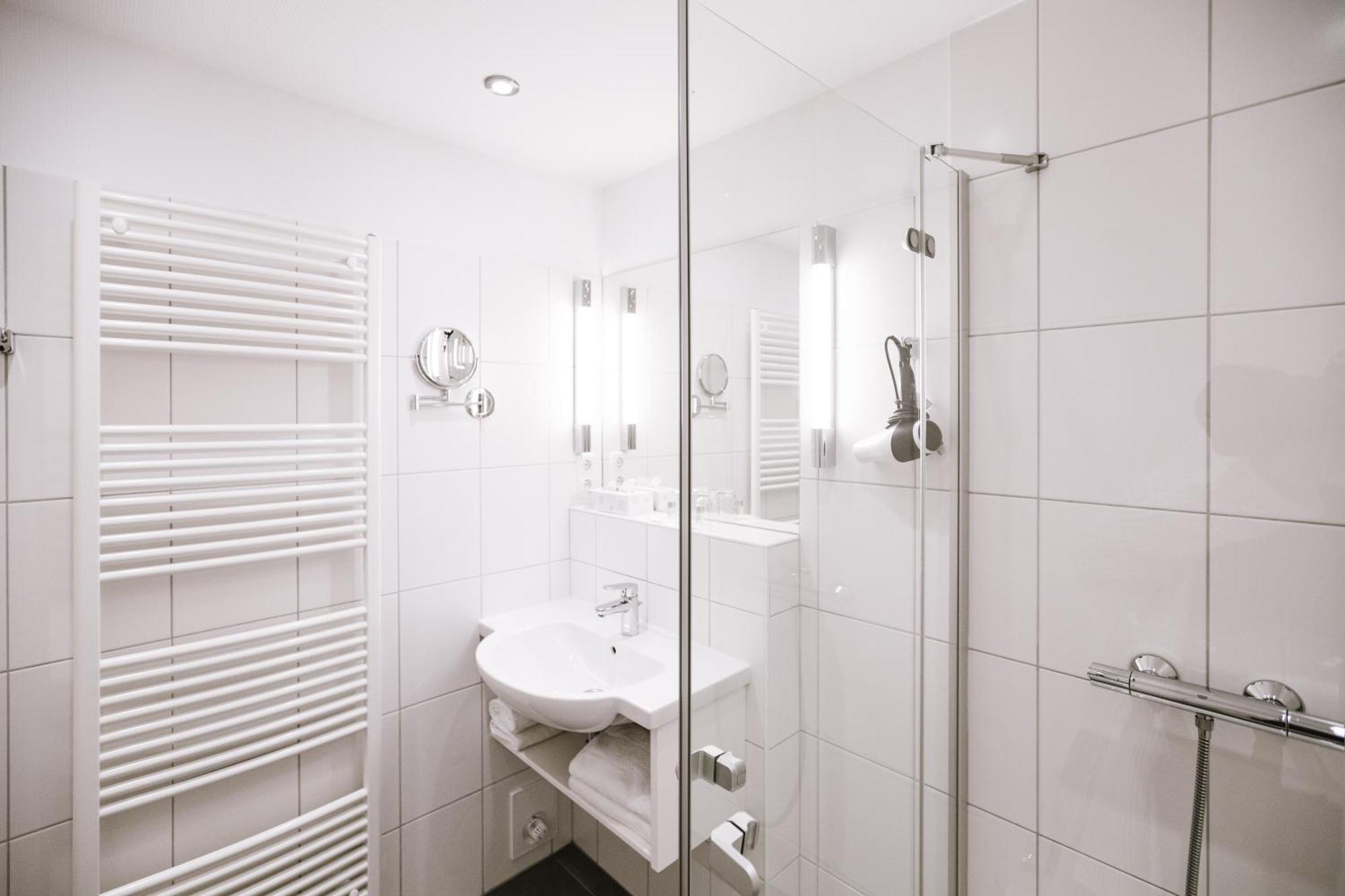 Hotel Stadt Kassel Ринтелн Екстериор снимка